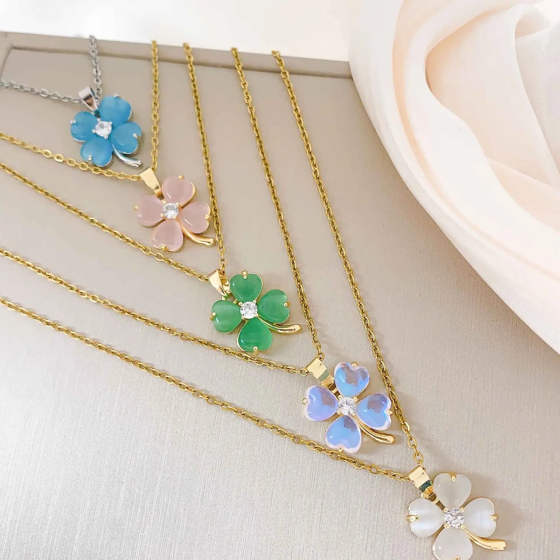 Collana Quadrifoglio Colorato | CONFEZIONE REGALO INCLUSA!